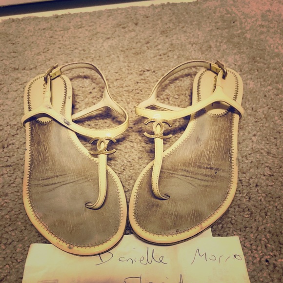 Rare vintage Chanel patent cream sandals US 8.5 - Picture 1 of 6
